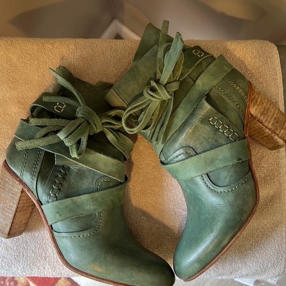 Free People jade green tie booties - Picture 6 of 7